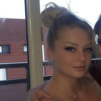 la_blonde_au_yeux_bleuu
