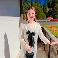 evelyna_yanis