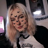 naomilivesey987